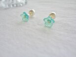 ウラン硝子・小花のピアス【clear blue】