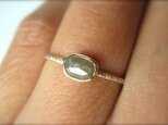 Beige Oval Diamond Ring 14kの画像