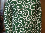 長袖唐草模様シャツ（緑）の画像