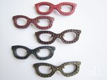 本革　メガネのブローチ（受注製作）の画像