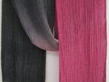 赤紫と黒 ストールシルク８０%フリンジは糸抜きのみの画像
