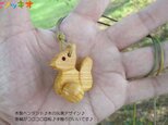 木製ペンダント♪　リス♪　長野県産ケヤキ♪の画像