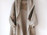 イタリア製高級ウールのフーデッドコートの画像