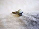 ガイコツの金古美ピンキーリングの画像