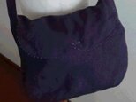 紫リネンの斜め掛けバッグの画像
