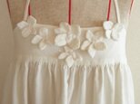 white hydrangea camisole dressの画像