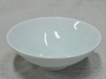 青白磁線文平茶碗の画像
