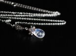 ブルーシラームーンストーンとキュービックネックレス