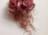 ピンクベージュのバラのコサージュ②の画像