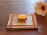10センチ×10センチの平らなお皿(格子模様)の画像