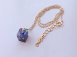 abalon cube necklaceの画像