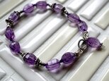 うっとりカットのアメジストブレスレット