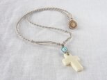 Bone Cross Short Necklace（ラリマー）の画像