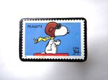 アメリカ　2001年「スヌーピー」切手ブローチ803