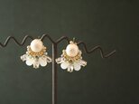 贅沢ビジューとガラスパールのピアス