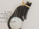 黒ネコのルーペペンダント