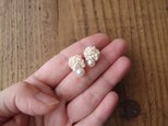 送料無料 シードパールつぶつぶ刺繍ピアス