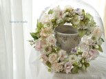 パウダーピンクに　すみれをそえて：wreath