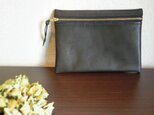 手縫いステッチの牛革フラットポーチ（ブラック）