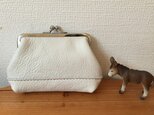 【M様ご予約品】ぽってりマチつき四角がま（しろレザー）の画像