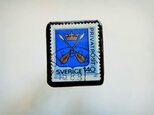 スウェーデン 紋章切手ブローチ915の画像