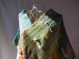 手織りウールのポンチョ1・緑色の画像