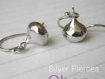 キスチョコみたいなシルバーフックピアス