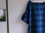 リネンパフ袖ブラウス（ネイビー＆ブルー）