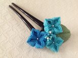 〈つまみ細工〉紫陽花のかんざし(三輪・空色と浅葱色)