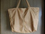 しっとりした肌触りの馬革　トートバッグ（キャメル色）