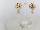 【misaki様オーダー】flower pearl イヤリングの画像