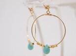 Hoop earrings turquoiseの画像