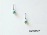 S30　淡いブルーのターコイズ　人気のシンプル＆プチサイズ（パーツ変更可能）小さく耳元で揺れる可愛らしさ、金/銀えらべる