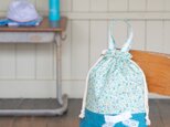花柄＆リボンの体操着袋(着替え袋)：水色　｜サイズ変更対応の画像