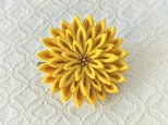 〈つまみ細工〉菊大輪の髪飾り(黄色)