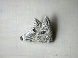 白おおかみのブローチ(white wolf broach)の画像