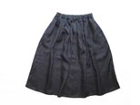 綾織りlinen tack&gather longskirt_charcoalgreyの画像