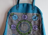 青と紫の可愛い花のバッグの画像