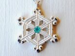 ❄冬限定❄雪の結晶ネックレス(枝の付いた角板・変形)の画像