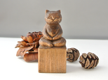 座禅猫　木彫り　置物　オブジェ　人形の画像