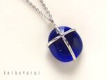 ステンドグラスのクロスネックレス(ロイヤルブルー）