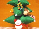 フェルトのクリスマスツリーの画像