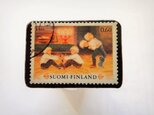 フィンランド　切手ブローチ453の画像