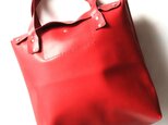 Red leather tote bagの画像