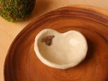 ふっくらハートのひつじ豆豆皿（アイボリー）