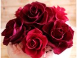 赤ブドウ色のバラと紫陽花のプリザーブドフラワーの画像