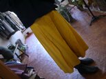 リネン100からし色パンツスカートの画像