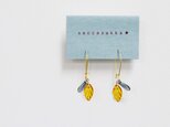 落ち葉のぷらぷらピアス＊