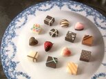 選べるピアス　小さな小さなチョコアソートの画像