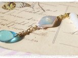 淡水真珠と空色雫のイヤホンジャックアクセサリーの画像